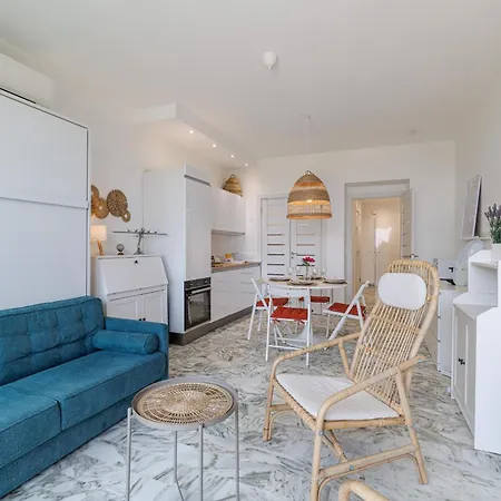 Sea View & Terrace Promenade Des *